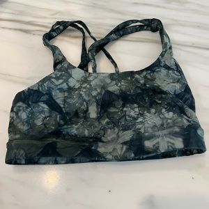 Lululemon bra size 4